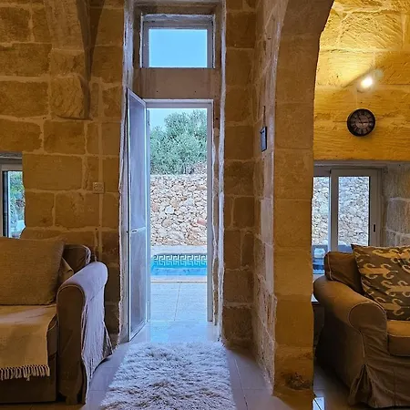 Case de vacanță Dar Il-hena - Private With Pool, Gozo Għasri