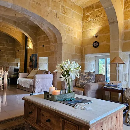 Dar Il-hena - Private With Pool, Gozo Għasri