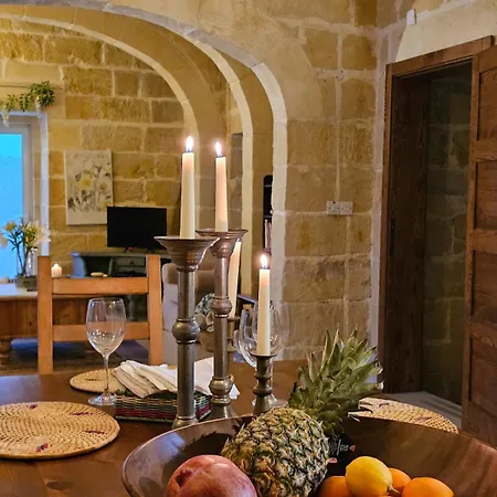 Dar Il-hena - Private With Pool, Gozo Għasri