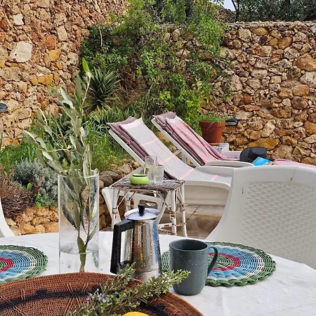 Dar Il-hena - Private With Pool, Gozo Għasri